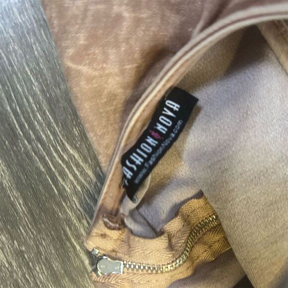 Fashion Nova Women's Tan Distressed Bodycon Dress Size m Casual Trendy - Picture 2 of 3